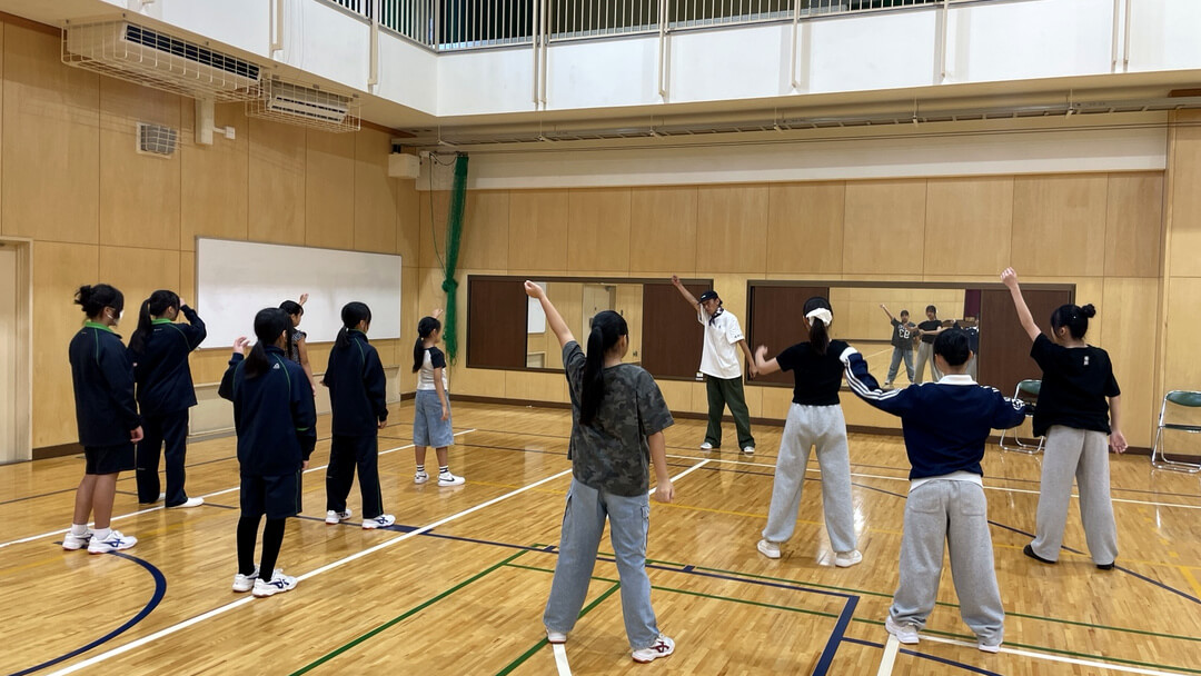 LAB3 伊丹ダンスクラブ 体験会のHIPHOPレッスン風景